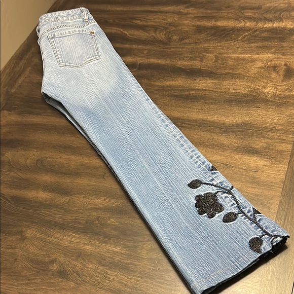 WHBM Light Wash Floral Blanc Capri - Picture 9 of 11